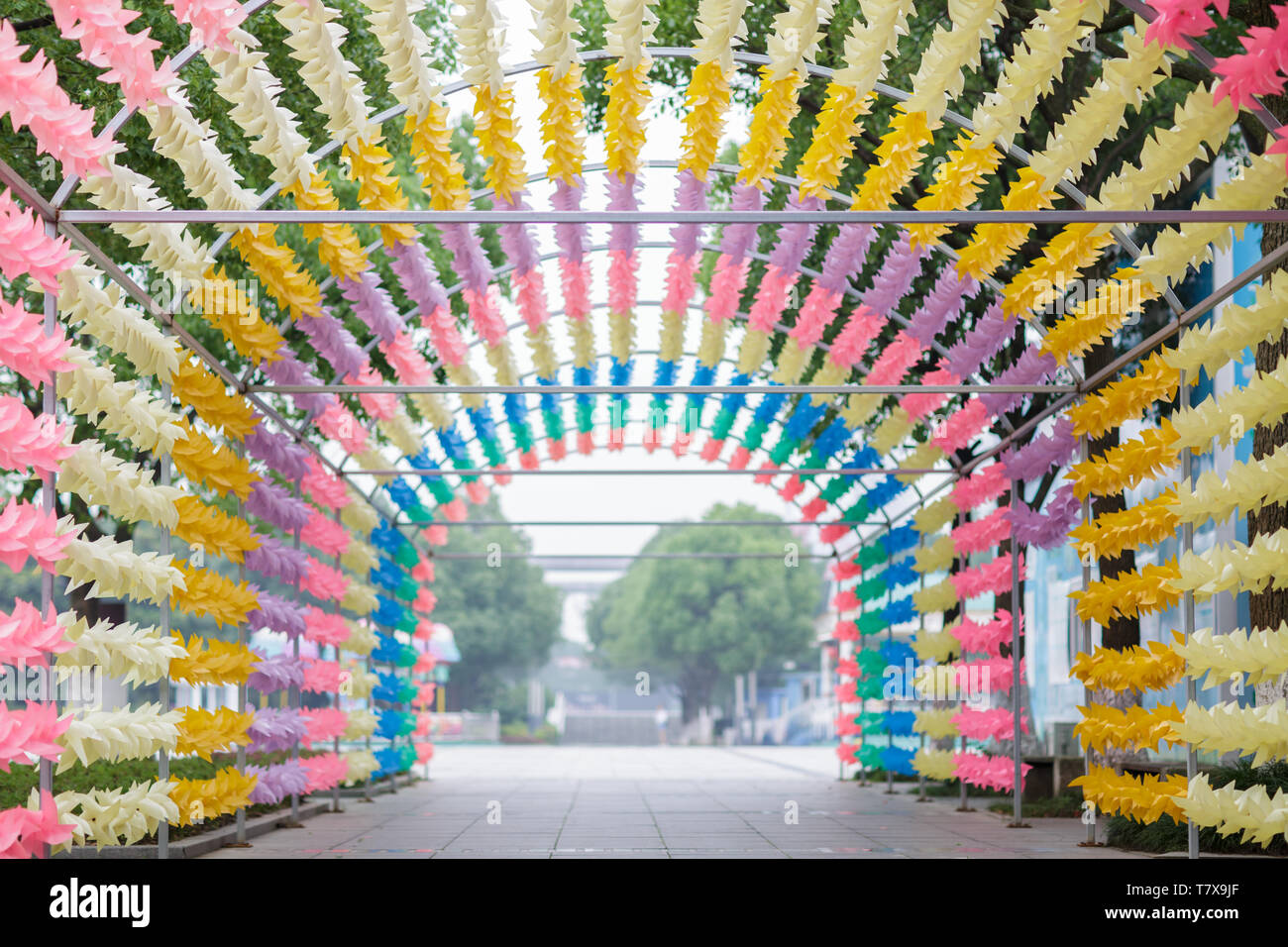 Bunte Wind up toy Sommersaison windig. Outdoor Dekoration Stockfoto