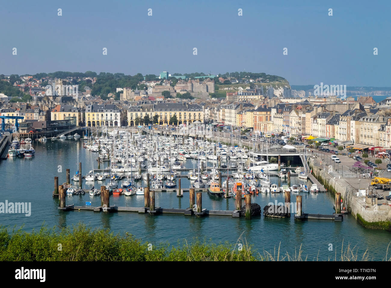 Dieppe, im Pays de Caux, entlang der ÒCote Albaster dÕAlbatreÓ (Küste). Marina Òbassin AngoÓ *** Local Caption *** Stockfoto