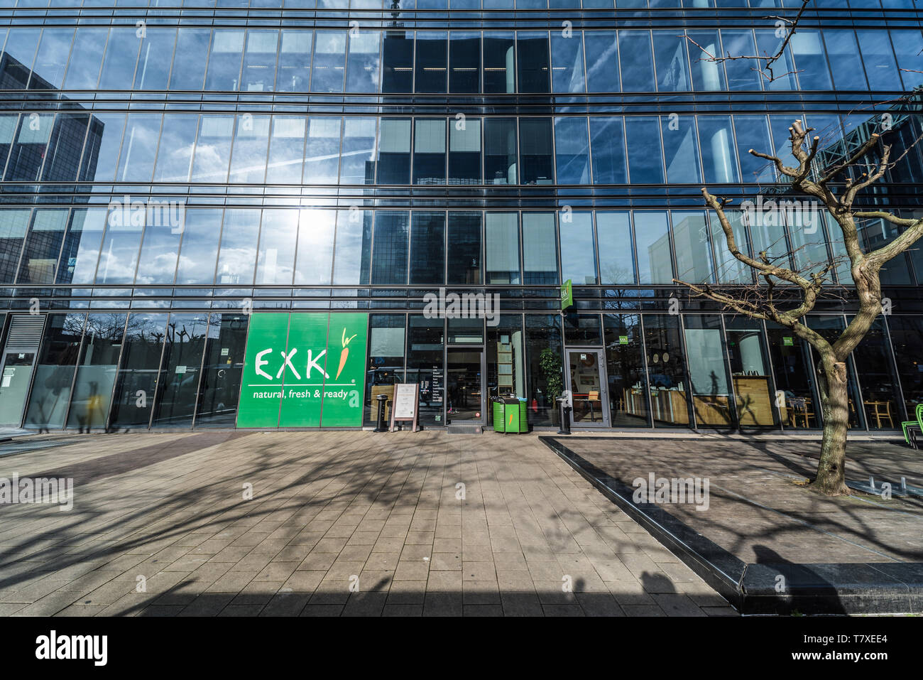 Brüssel, Belgien - 03 10 2019: exki Fastfood Restaurant einer Kette in der Brüsseler Innenstadt von Finanz- und Geschäftsviertel Stockfoto