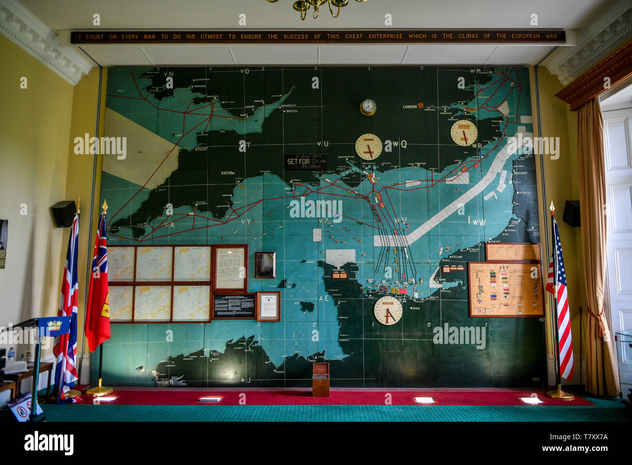 Die riesige Karte in der Karte Zimmer in Southwick House, Southwick Park, Portsmouth, das war das Nervenzentrum der Planung für die Landung in der Normandie und der Hauptsitz von General Dwight D. Eisenhower während des D-Day. Stockfoto