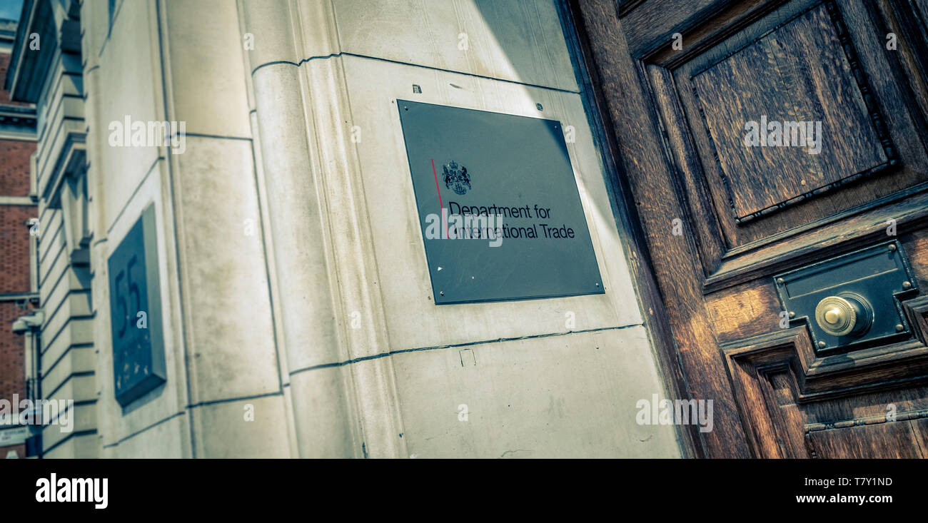 Regierung von der Abteilung für Internationalen Handel, Whitehall, London, UK. Stockfoto