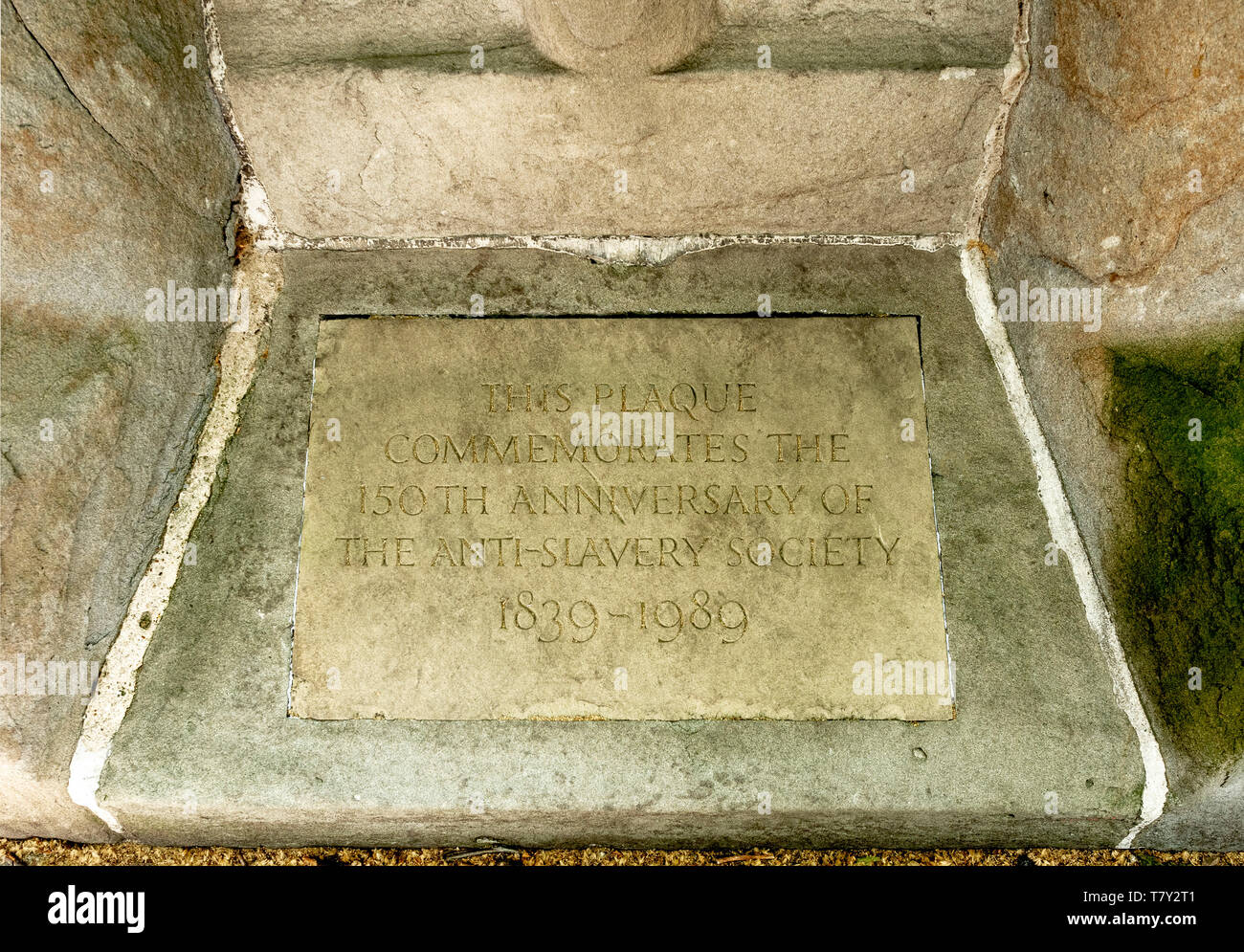Plakette auf Buxton Memorial Fountain, Victoria Tower Gardens, Westminster, London, Großbritannien. Stockfoto