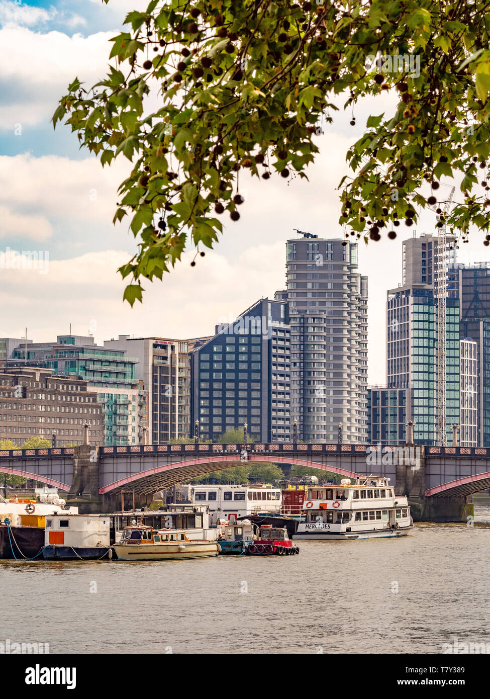 Lambeth Brücke über die Themse, London, UK. Ein fünf-span Stahl Arch, entworfen von Ingenieur Sir George Humphreys und Architekten Sir Reginald Blomfi Stockfoto