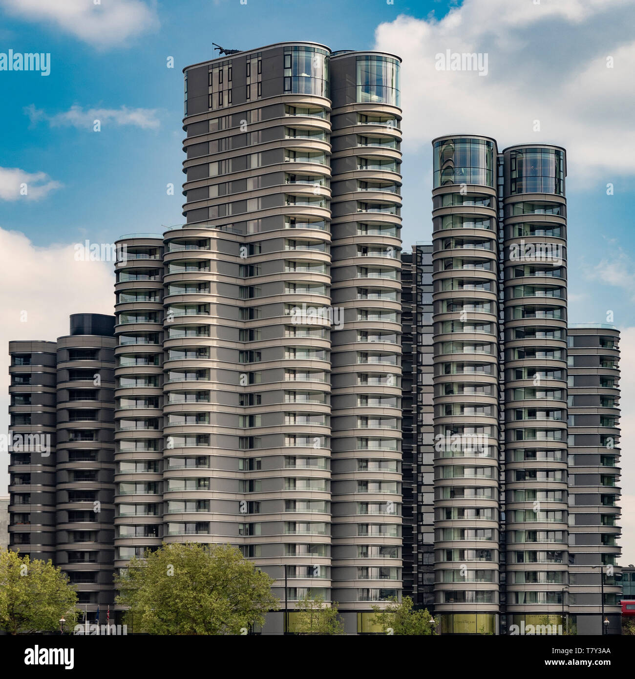 Die Corniche, Apartments von Foster und Partner. Albert Embankment, London, UK. Stockfoto