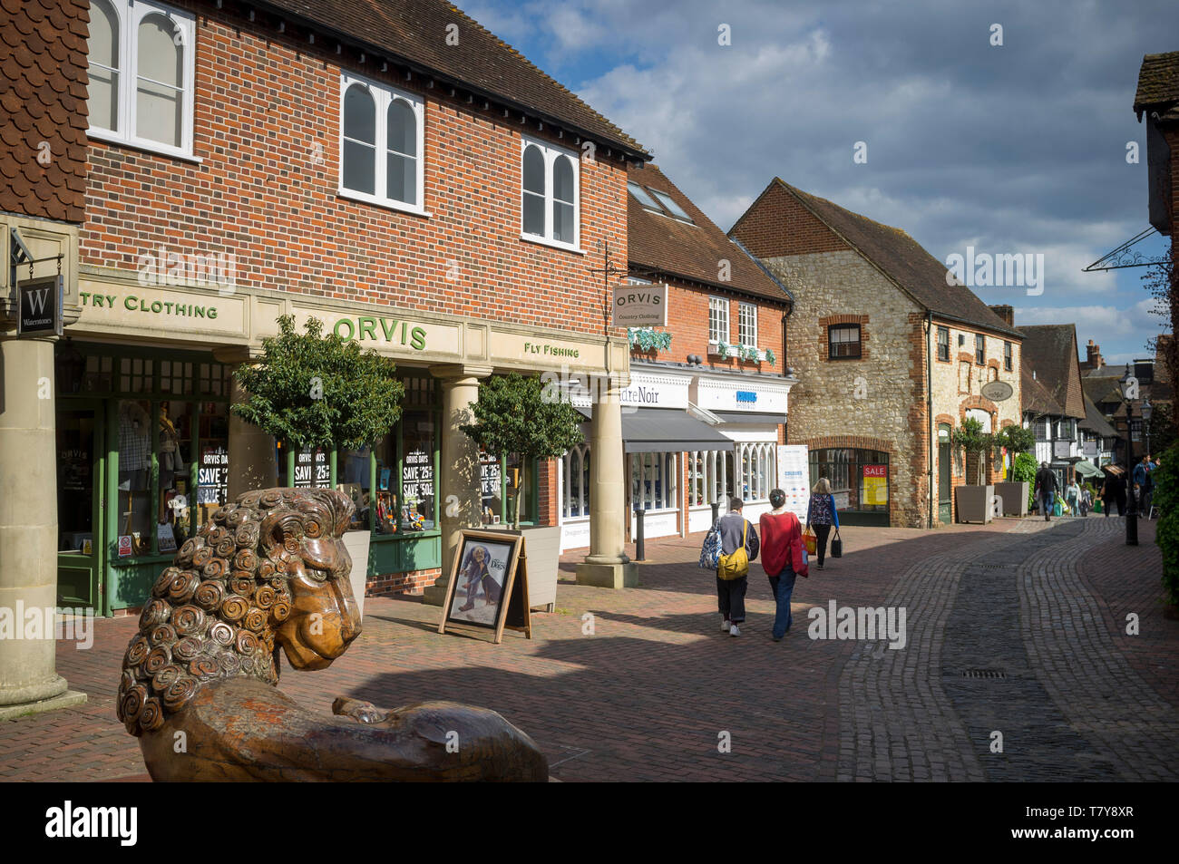 Der Lion and Lamb Yard oder die Lion & Lamb Yard Einkaufsstraße in Farnham, Surrey. Stockfoto