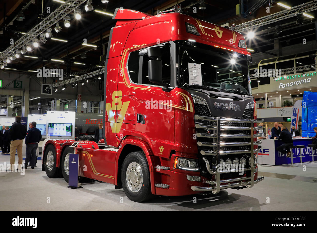 Helsinki, Finnland. 09. Mai 2019. Scania S650 ein 6X4 NB V8 50 Jahre LKW Scania angezeigt stehen auf Transport-Logistics 2019, der größten Logistik- und Transportindustrie Ereignis in nordischen Ländern, statt 09-11 2019 in Helsinki, Finnland. Credit: Taina Sohlman/agefotostock Stockfoto