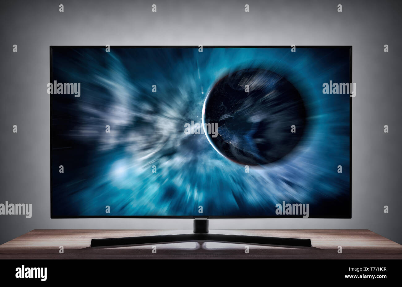 Platz und Planeten auf dem TV-Bildschirm als 3D-Video. Stockfoto