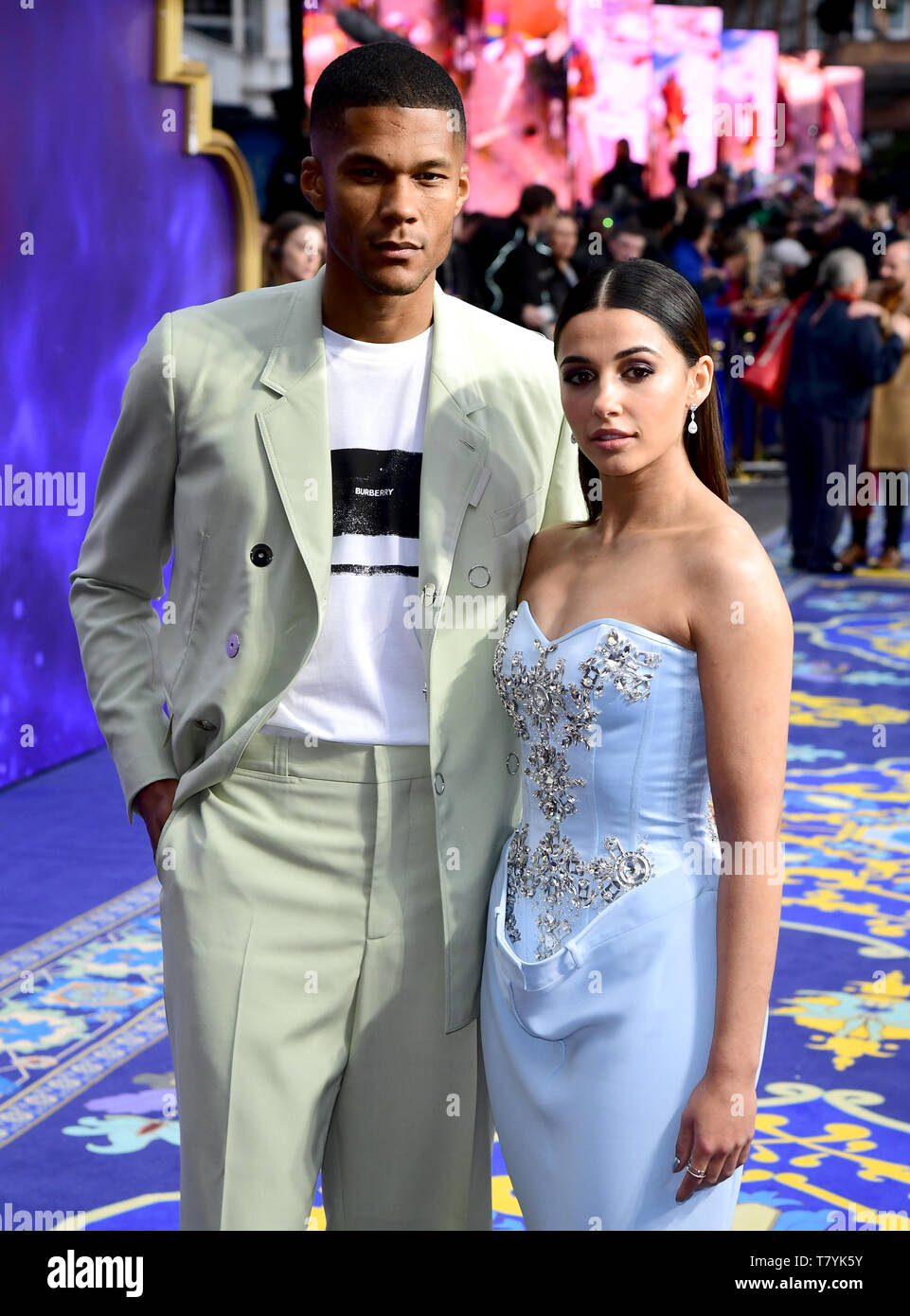 Jordan Spence und Naomi Scott an der Aladdin europäische Premiere im