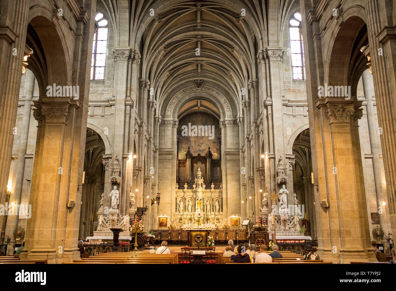 Frankreich, Morbihan, Golf von Morbihan, Sainte Anne d'Auray, Interieur der St. Anna Basilika Stockfoto