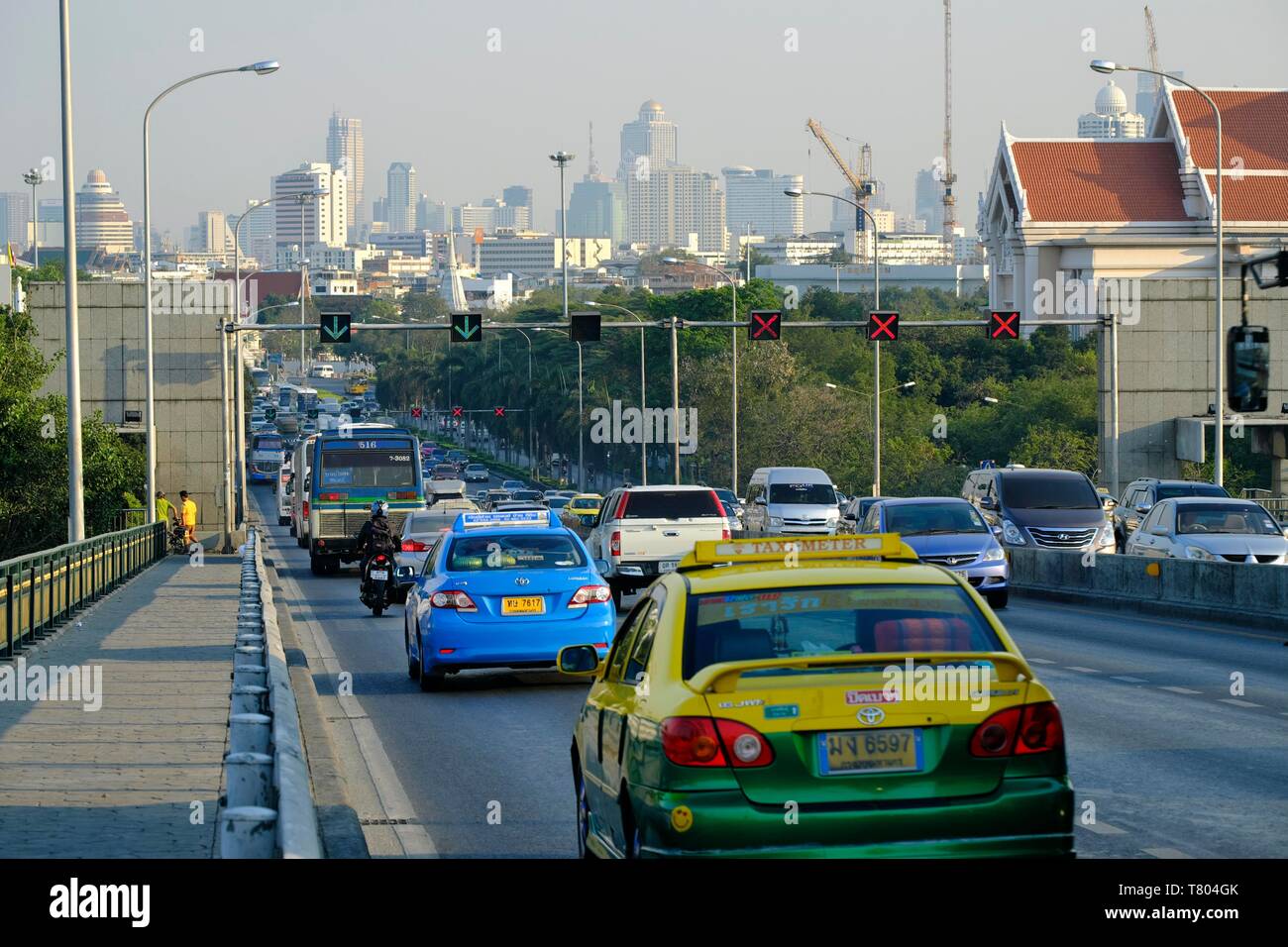 Auto Verkehr, Rosa Klao Bridge, Stau zu Rush Hour, Bangkok, Thailand Stockfoto