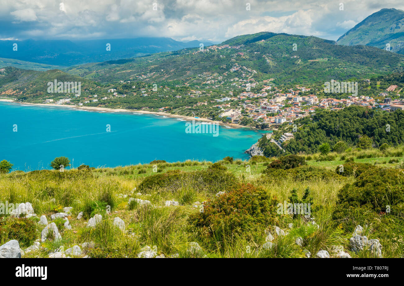 Panoramablick auf die Küste von Palinuro, Cilento, Kampanien, Süditalien. Stockfoto