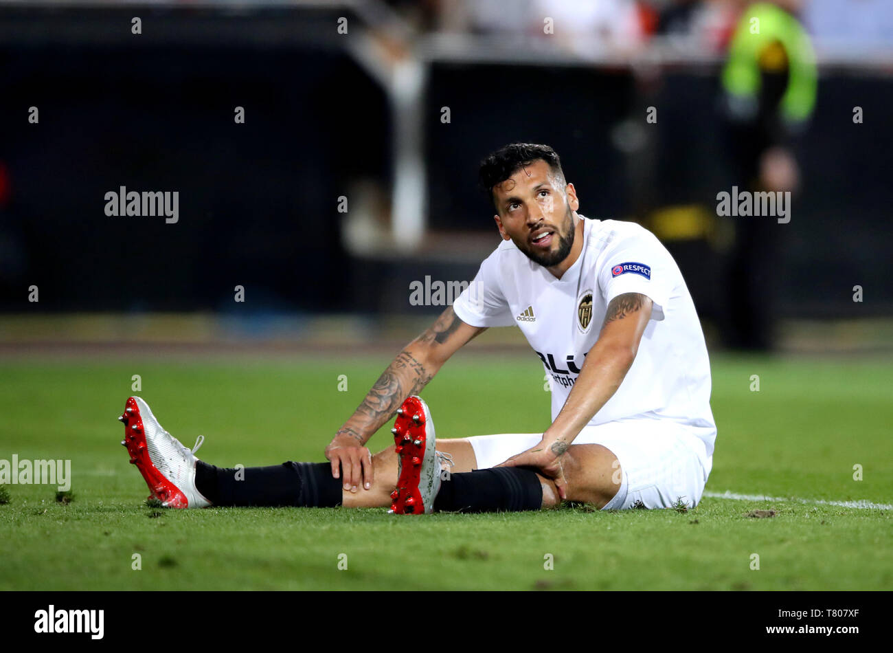 Von Valencia Ezequiel Garay erscheint während der UEFA Europa League, Halbfinale, Rückspiel im Camp de Mestalla Valencia niedergeschlagen. Stockfoto