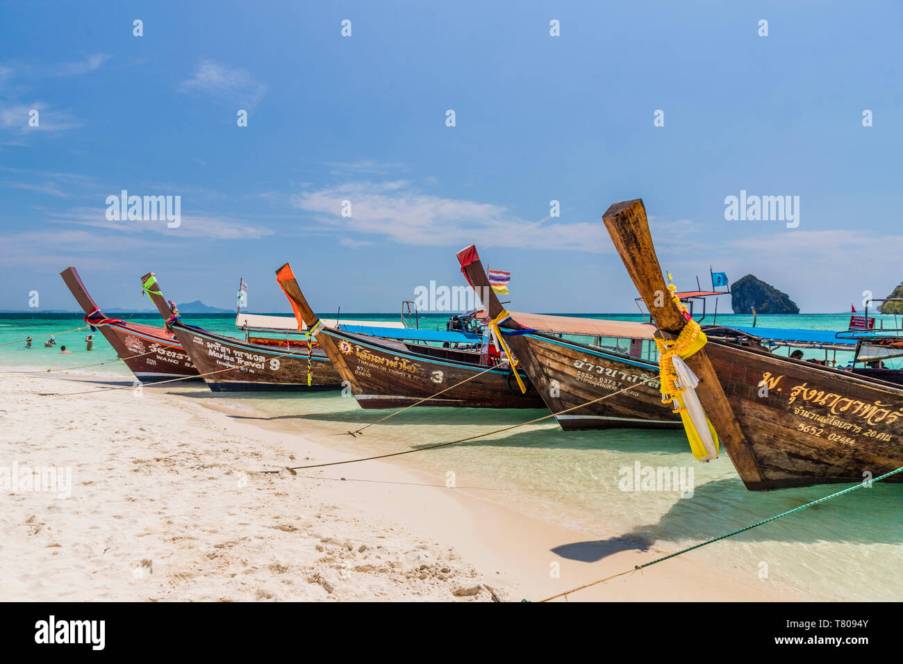 Long tail Boote auf Tup Island in Ao Nang, Krabi, Thailand, Südostasien, Asien Stockfoto