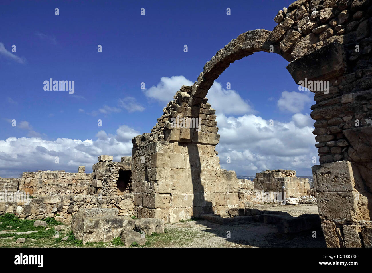 Torbogen im archäologischen Park Paphos, Weltkulturerbe der UNESCO, Paphos, Zypern, Europa Stockfoto