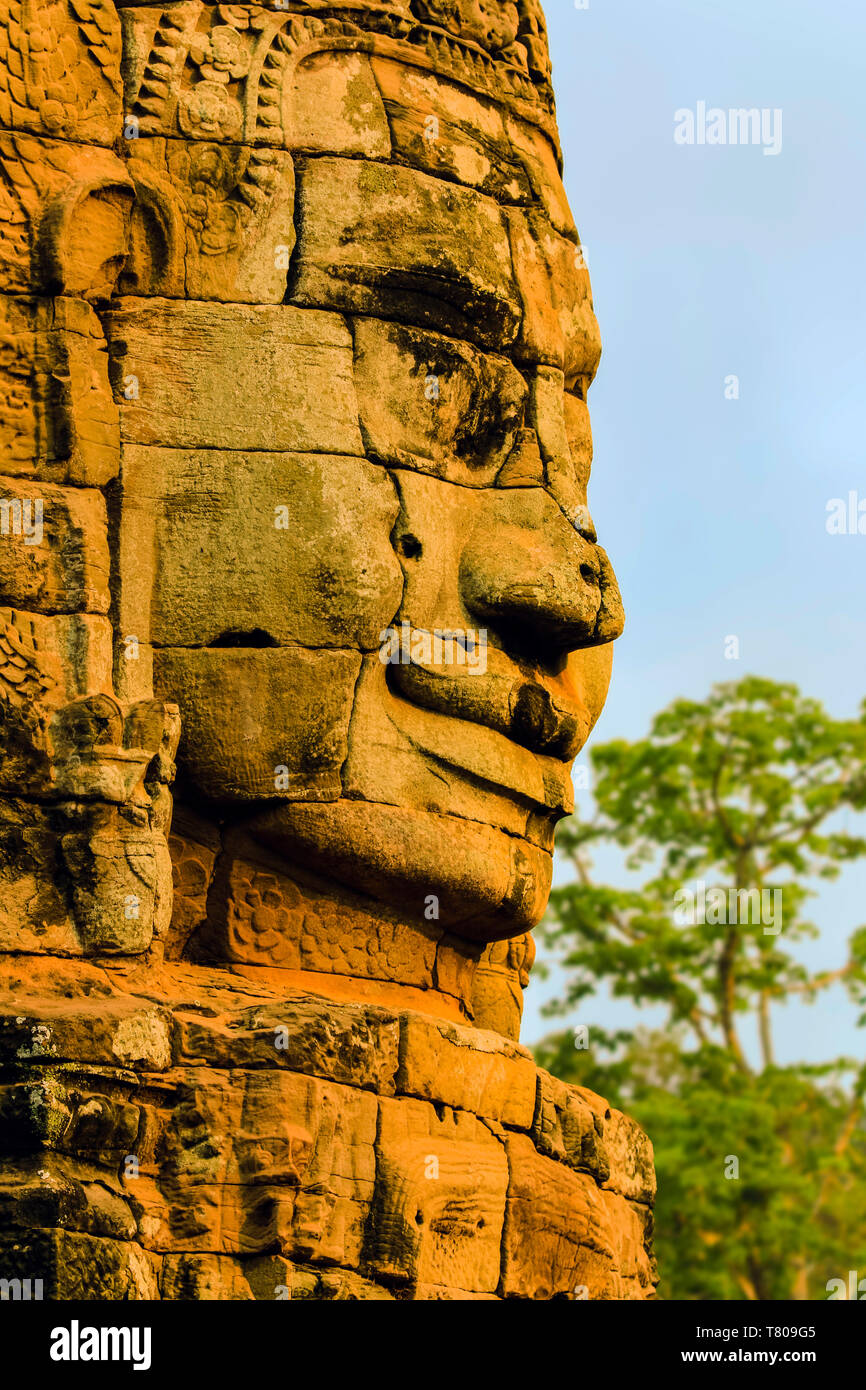 Einer der 216 lächelnden Gesichtern aus Sandstein im 12. Jahrhundert Bayon, letzte Tempel König Jayavarman VII in Angkor Thom, Angkor, UNESCO, Siem Reap, Kambodscha, Asien Stockfoto