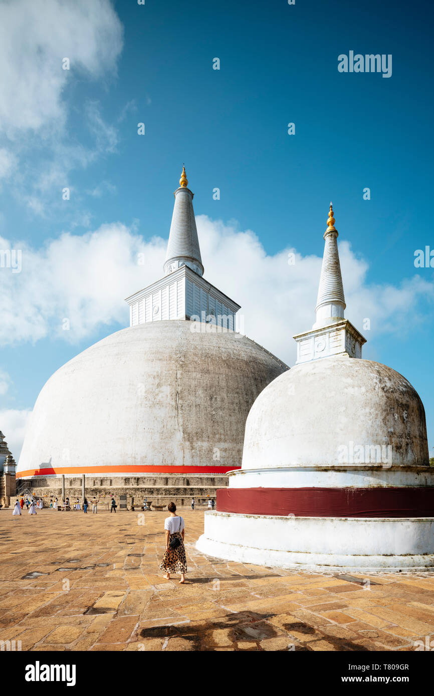 Saya ruwanweli Dagoba (Golden Sand Stupa), Anuradhapura, UNESCO-Weltkulturerbe, North Central Province, Sri Lanka, Asien Stockfoto