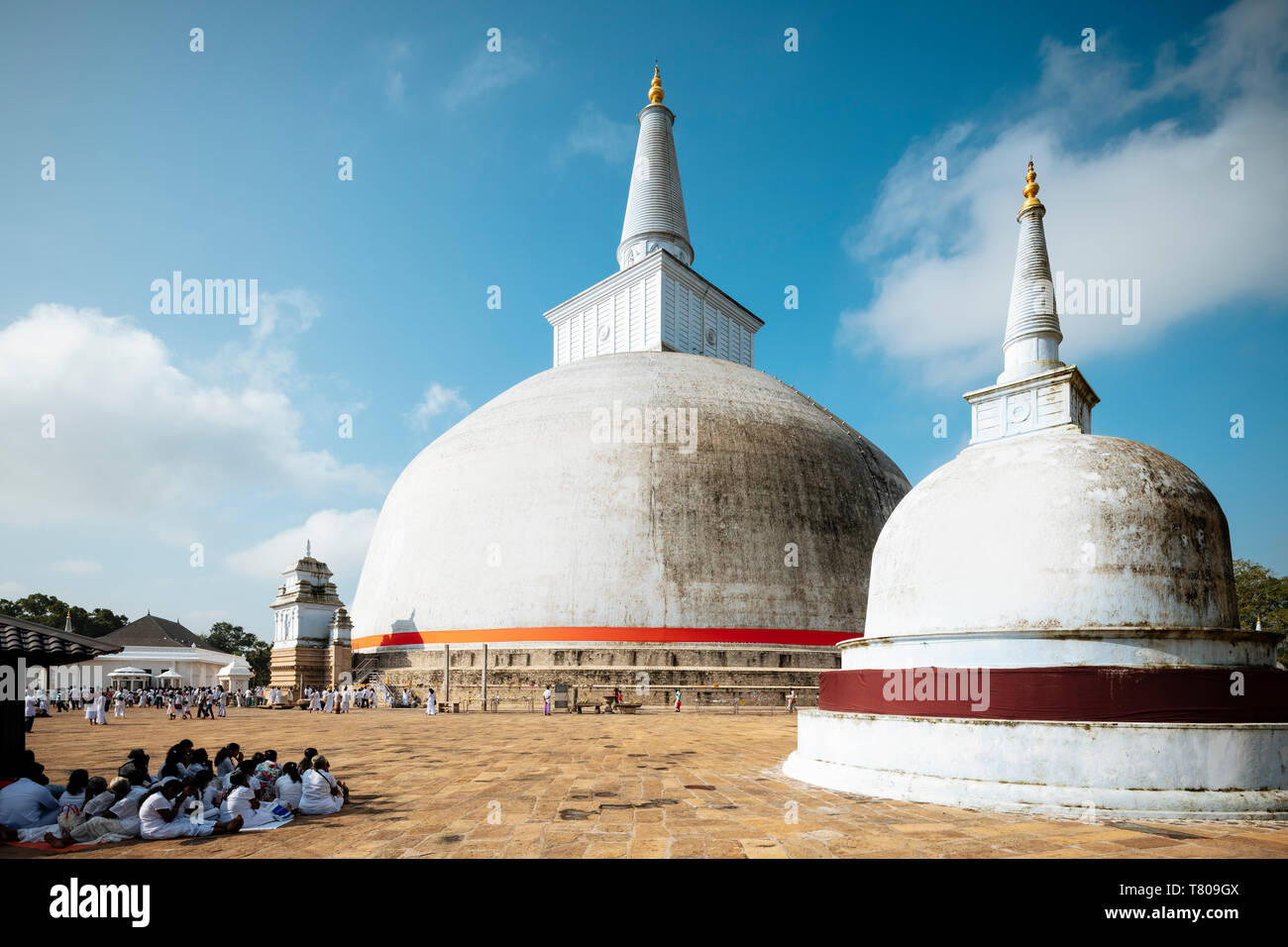 Saya ruwanweli Dagoba (Golden Sand Stupa), Anuradhapura, UNESCO-Weltkulturerbe, North Central Province, Sri Lanka, Asien Stockfoto