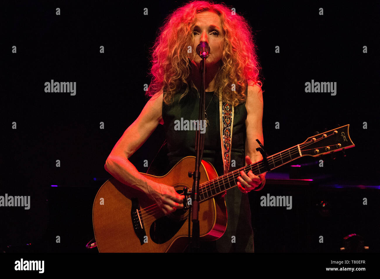 Edinburgh, Großbritannien. 9. Mai 2019. Sie ist Grammy Award-winning Patty Griffin ist unter den am meisten Folgeschäden Singer Songwriter ihrer Generation, eine typisch amerikanische Künstler, deren weitreichende Canon einschneidend erforscht die intime Momente und Emotionen, die uns zusammen binden. Patty Griffin in Konzert in der Queen's Hall in Edinburgh. Stockfoto
