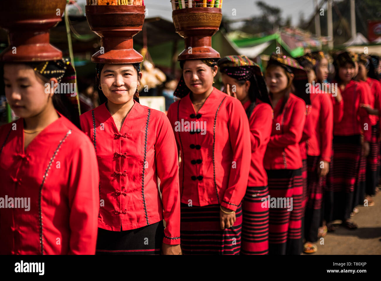 Frauen aus Danu Stamm, Pindaya Cave Festival, Pindaya, Shan Staat, Myanmar (Birma), Asien Stockfoto