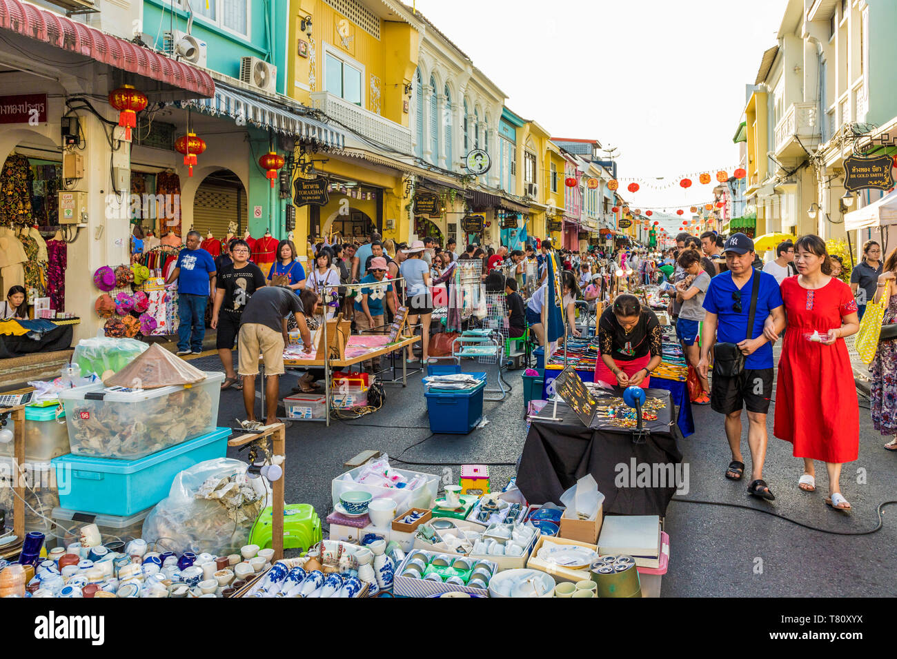 Die berühmten Walking Street Night Market in Phuket Altstadt, Phuket, Thailand, Südostasien, Asien Stockfoto