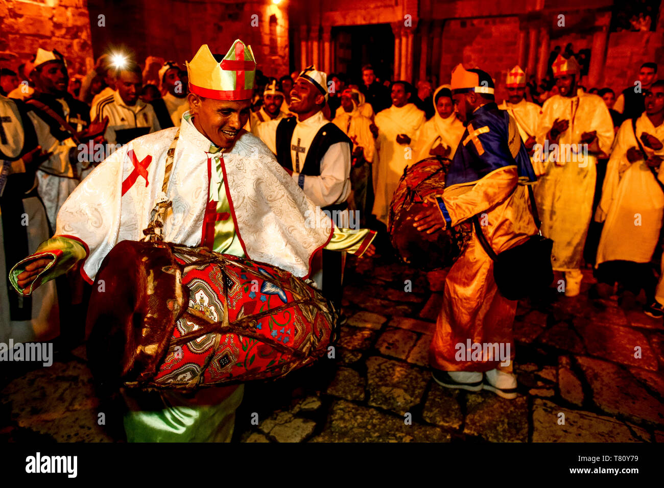 Äthiopisch-orthodoxen Christen feiern Ostern, Mahnwache außerhalb der Grabeskirche, Jerusalem, Israel, Naher Osten Stockfoto