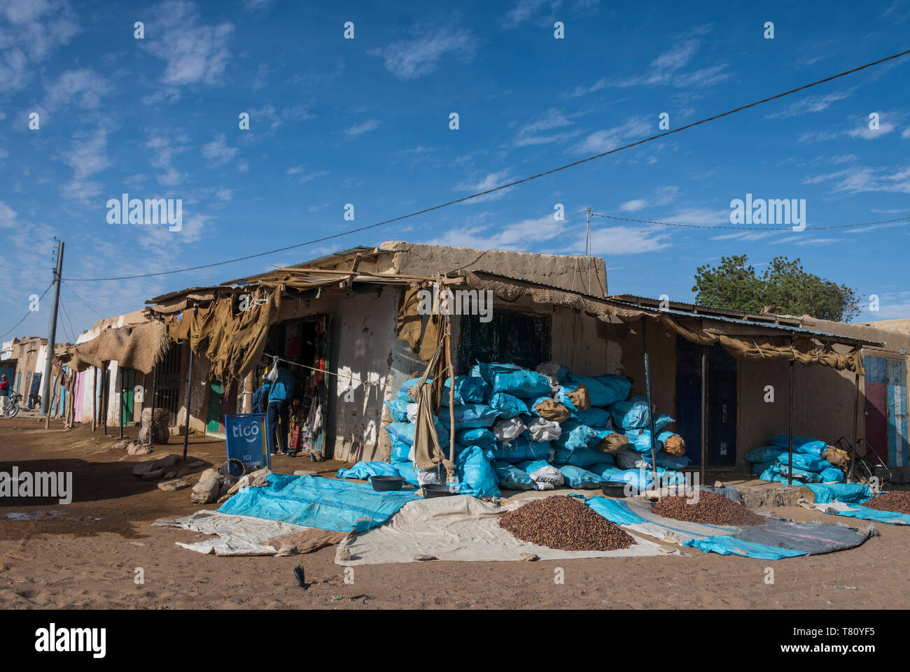 Marktstände in der Wüste Stadt Faya-Largeau, Norden des Tschad, Afrika Stockfoto