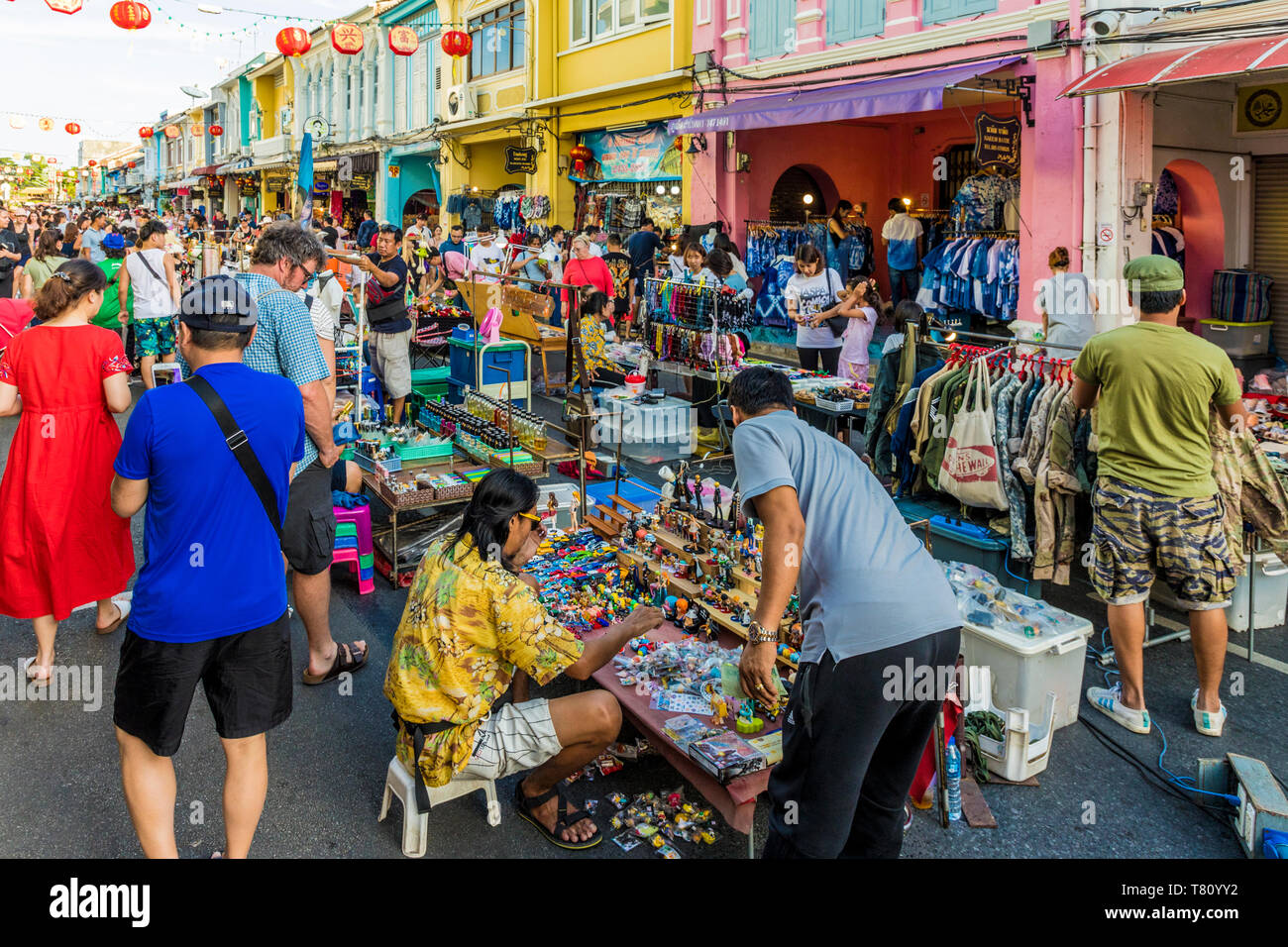 Die berühmten Walking Street Night Market in Phuket Altstadt, Phuket, Thailand, Südostasien, Asien Stockfoto