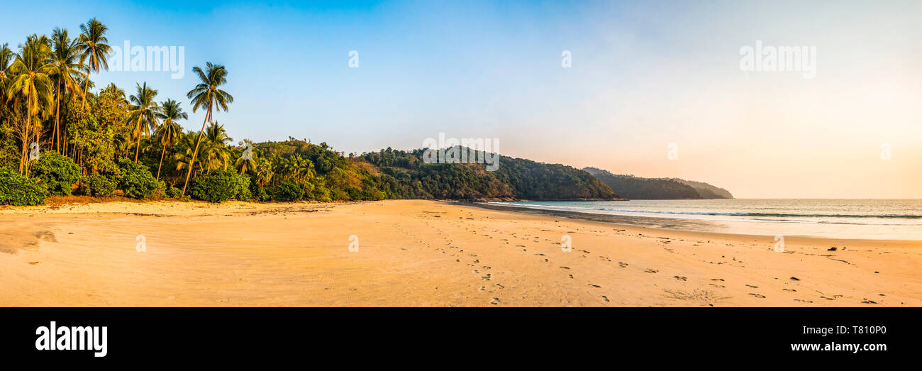 Paradise Strand bei Sonnenuntergang (SAR SAR-Aw Strand), Dawei Halbinsel, tanintharyi Region, Myanmar (Birma), Asien Stockfoto