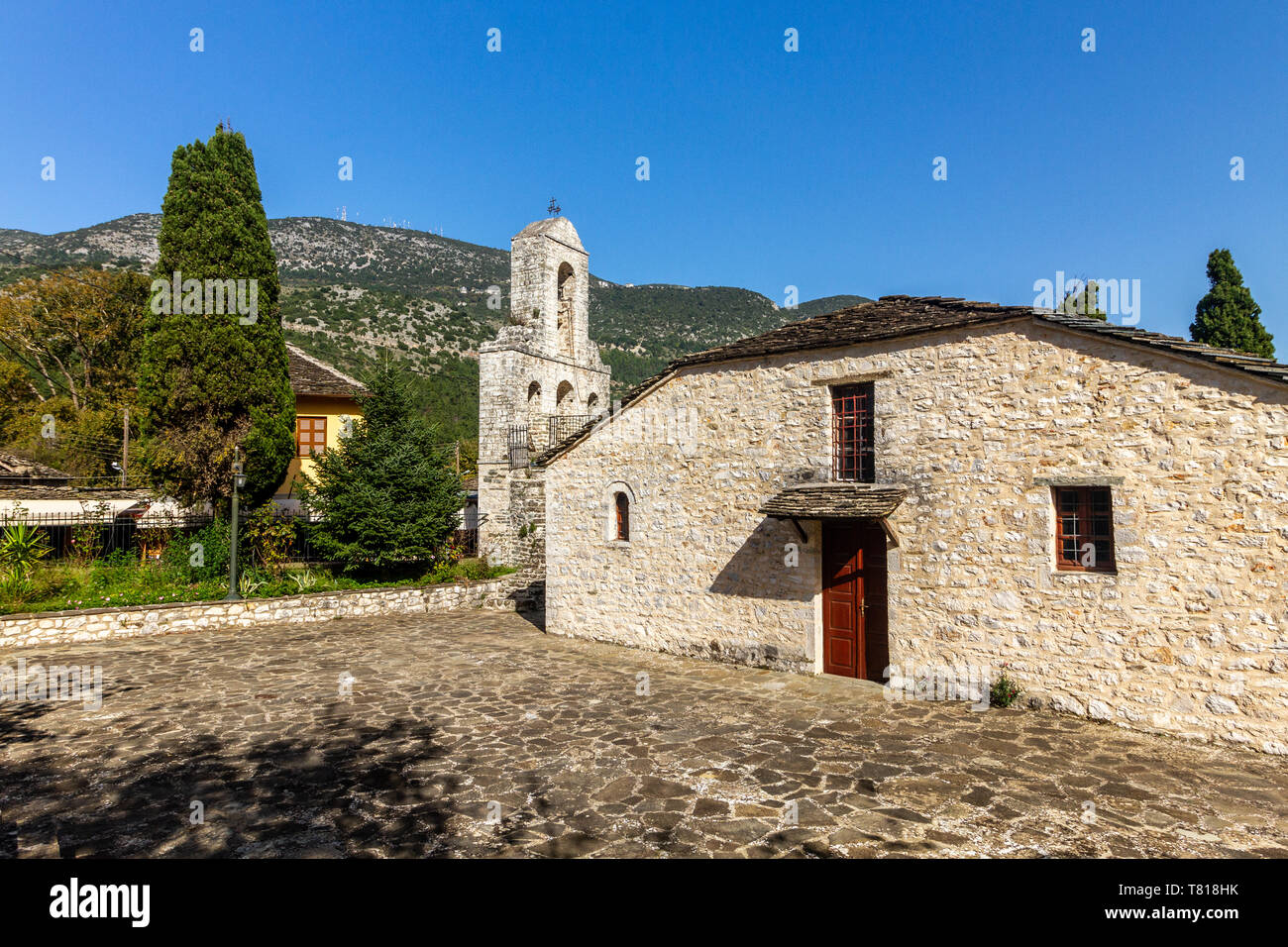 Die heilige Kirche von 1352 die Jungfrau Maria, auf der Insel Nisaki (kleine Insel) in Pamvotida See oder Ioannina See, in der Region Epirus, GRIECHENLAND, Eur Stockfoto