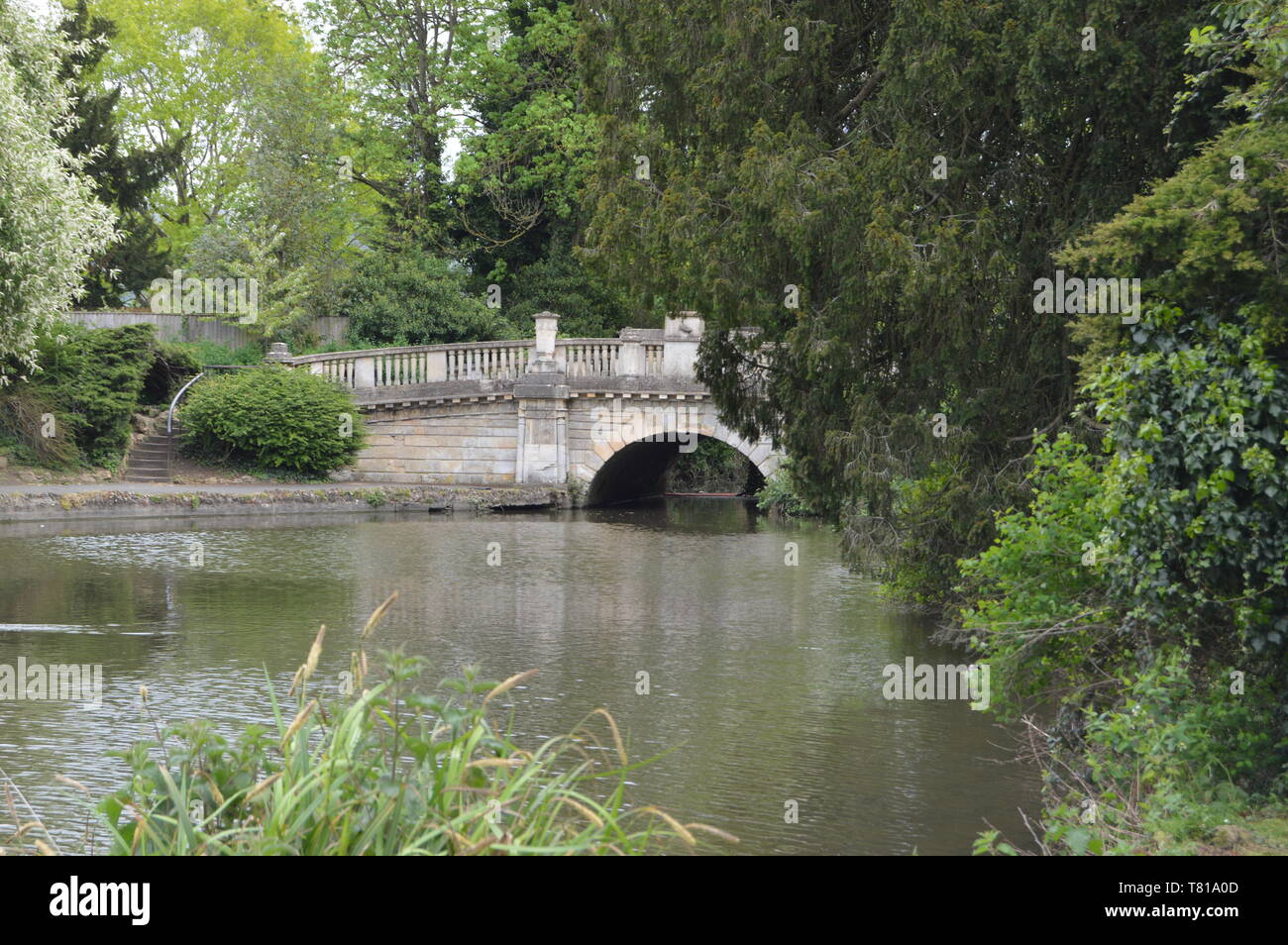 Einen ruhigen Spaziergang durch den wunderschönen Park Pitville, Cheltenham. Gloucestershire, England Stockfoto