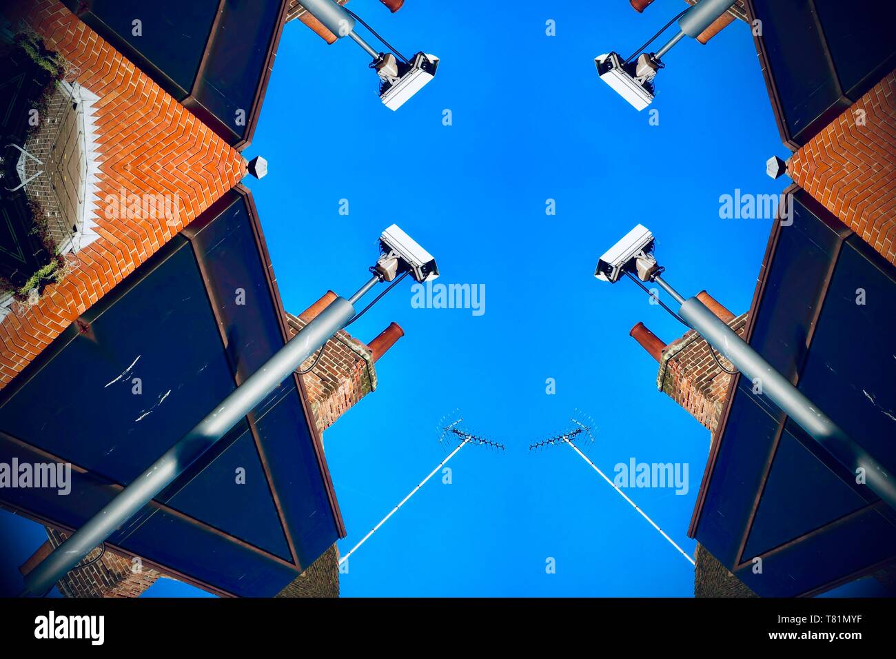 Ipswich, Suffolk, Großbritannien - Februar 2019: Mehrere CCTV-Kameras in dieser abstrakten Bild. Stockfoto