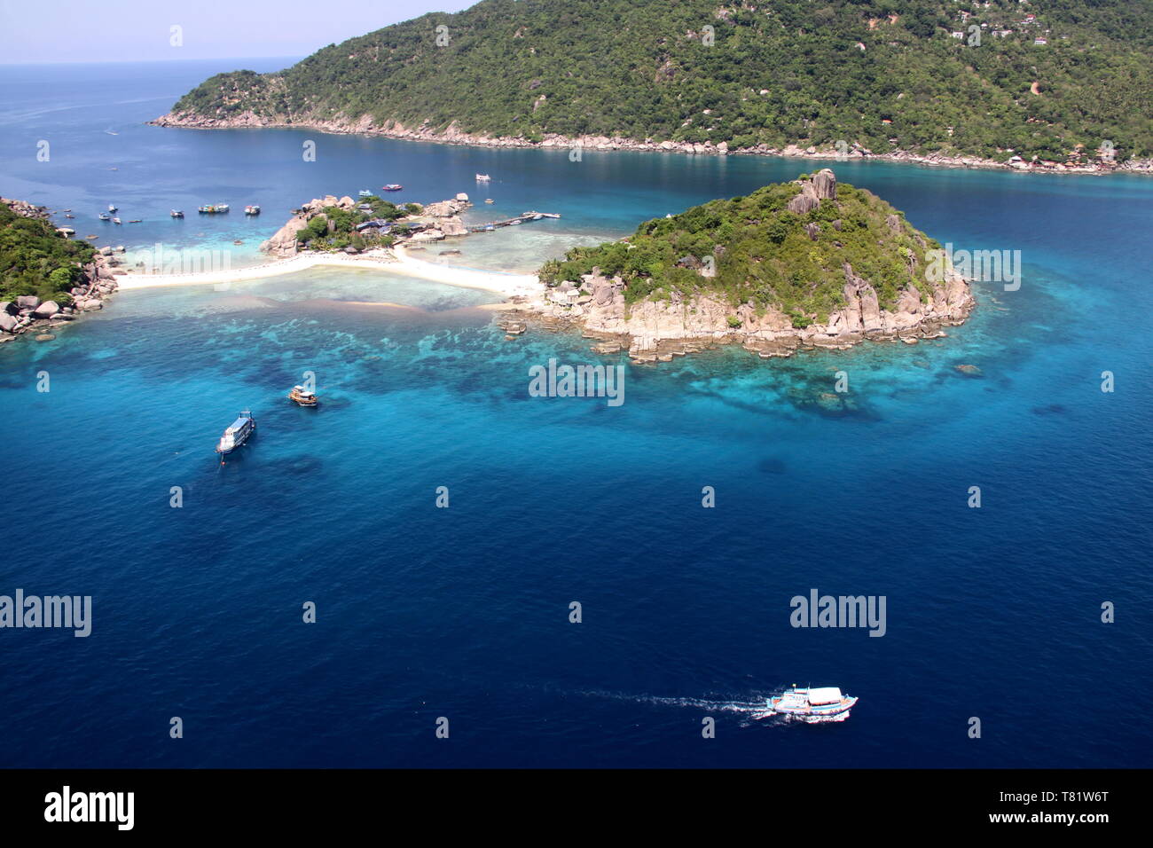 Ko Tao ist eine Insel in Thailand. Restaurants, Nachtclubs und Tauchschulen Cluster in Mae Haad Beach und in der Nähe von Sai Ri Beach Stockfoto