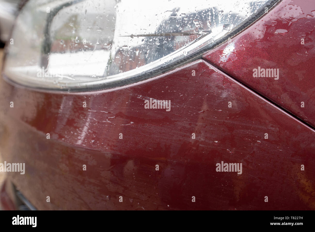 Auto/Fahrzeug crash/Unfall. Stoßfänger Kratzer und Lackschäden. Auto Crash Hintergrund. Stockfoto