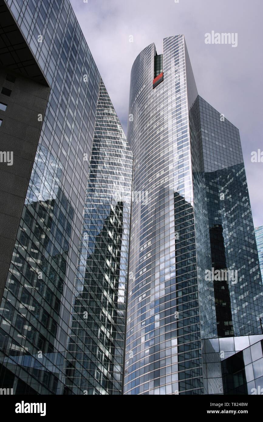 PARIS - 19. August: Societe Generale Wolkenkratzer am 19. August 2008 in Paris. Das Gebäude wurde 1995 fertiggestellt und ist 167 m groß (10. Höchste in Paris. Stockfoto