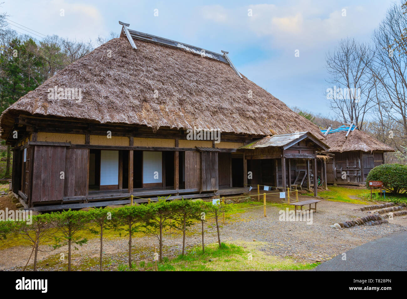 Kitakami, Japan - 22 April 2018: michinoku Folklore Dorf ist eine Fundgrube an historischen Häusern und folkloristische Artefakte. Die meisten Gebäude und Stockfoto