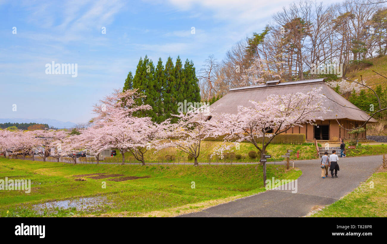 Kitakami, Japan - 22 April 2018: michinoku Folklore Dorf ist eine Fundgrube an historischen Häusern und folkloristische Artefakte. Die meisten Gebäude und Stockfoto