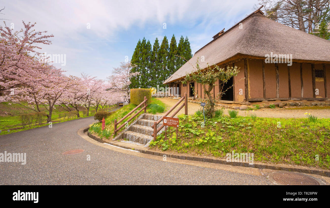 Kitakami, Japan - 22 April 2018: michinoku Folklore Dorf ist eine Fundgrube an historischen Häusern und folkloristische Artefakte. Die meisten Gebäude und Stockfoto
