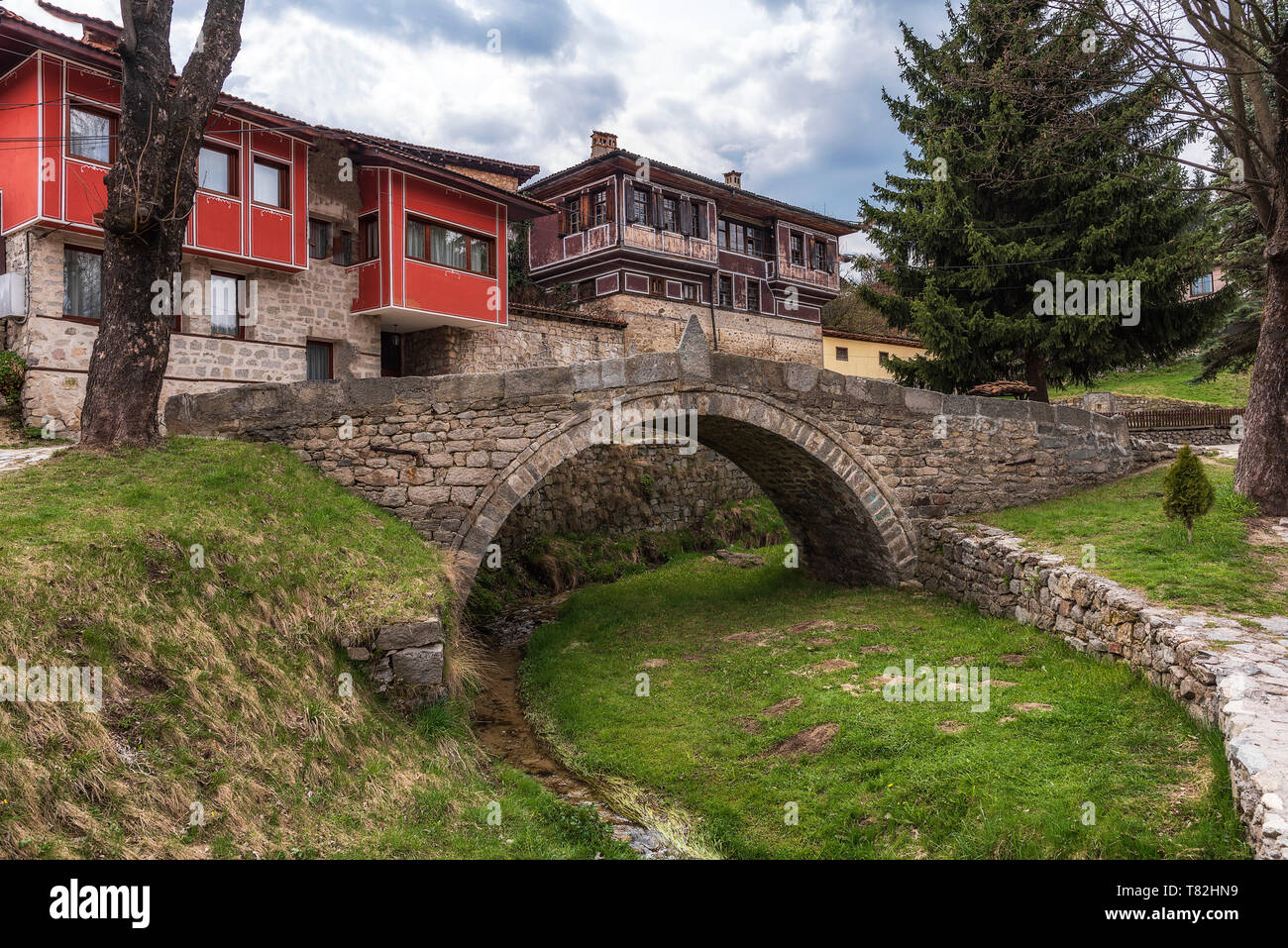 Koptivshtitsa, Bulgarien - 21 April 2019: Die steinerne Brücke, wo der erste Schuss des Aufstandes 1876 gefeuert wurde, die meisten Kalachev Stockfoto