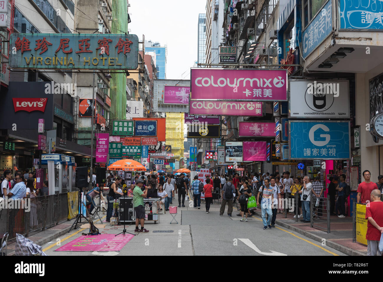 Straßen von Mong Kok in Hongkong, China. Stockfoto