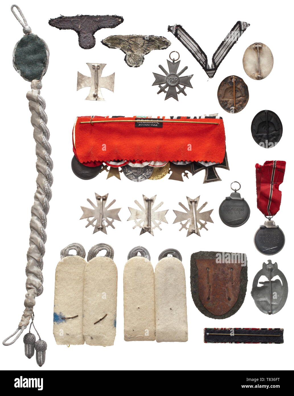 Der Nachlass von hauptsturmführer Arthur Erdmann große 6-stück Bestellungen Verschluss (Eisernes Kreuz 2.Klasse von 1914 mit Wiederholung Verschluss von 1939, Ehre Kreuz der Welt Krieg 1914/18 für Kämpfer, Österreichischen und Ungarischen Krieg Erinnerungsmedaillen, Krieg Verdienst mit Schwertern, Ostfront Medaille) mit entsprechenden Feld Bestellungen Verschluss, ein Eisernes Kreuz 1.Klasse von 1914 (Stück aus den 1930er Jahren), drei Krieg Verdienst Kreuze 1. Klasse (jeder der NE-Metall Versilbert, zwei mit Teekocher'L/11', '1'), ein Panzer Assault Badge in Silber (Zink, Teekocher' R.K."), der Krim Schild (Papier fehlt), einen Krieg, Meri, Editorial-Use - Nur Stockfoto