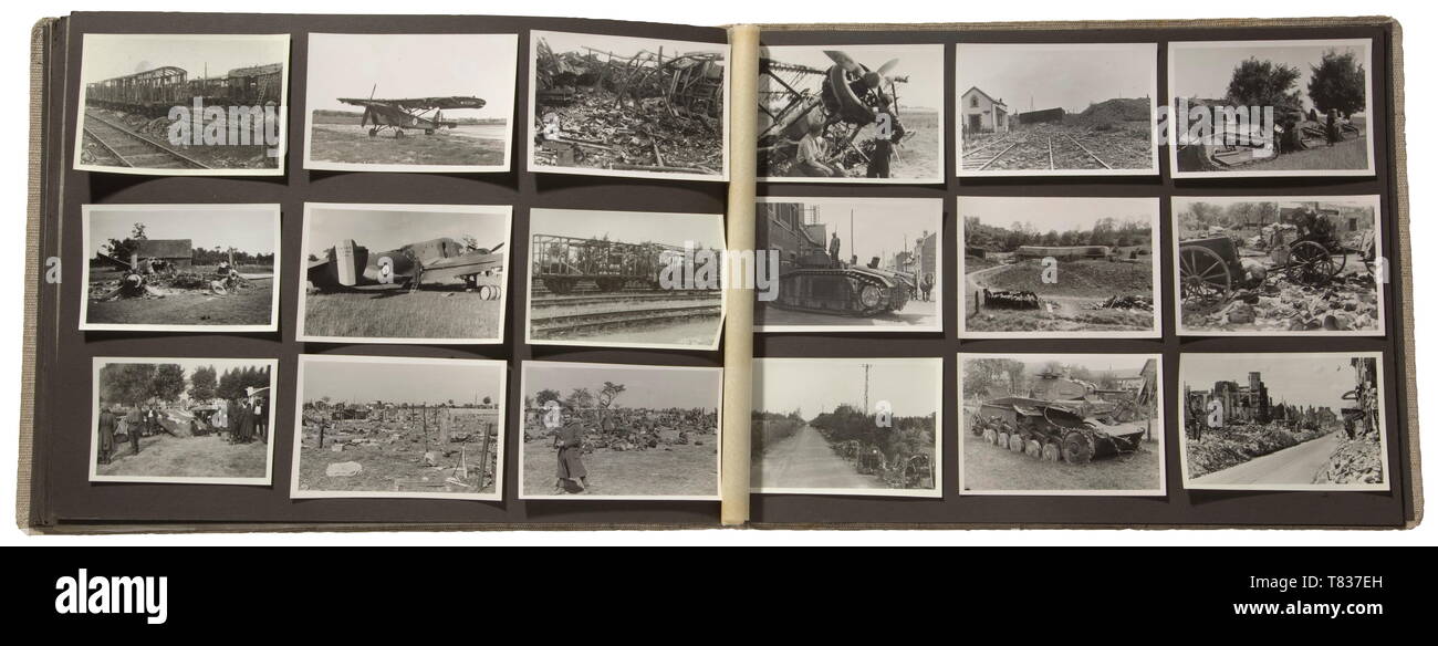 Der Nachlass von NCO Nasz-night Fighter Taktik "zahmen Sau' Fotoalbum, zwei Flug Logbücher und Literatur von einem 'Me110 Destroyer' und 'Do 17' Mitglied der Besatzung. Das Album, teilweise beschriftet, enthält Ca. 295 Bilder beginnend mit Ausbildung, die polnische und französische Kampagnen und Russland mit guten technischen Material inklusive Bilder von Panzern, Flugzeugen vieler Arten, einige mit Markierungen und Wappen, Bunker und Positionen, Gefangenen und Gefallenen. truppenbesuch von Adolf Hitler, nur zerstört, Brücken und Gleisanlagen, aufgenommene Material etc. Weitere, 110 Lose Fotos von meist Editorial-Use - Stockfoto