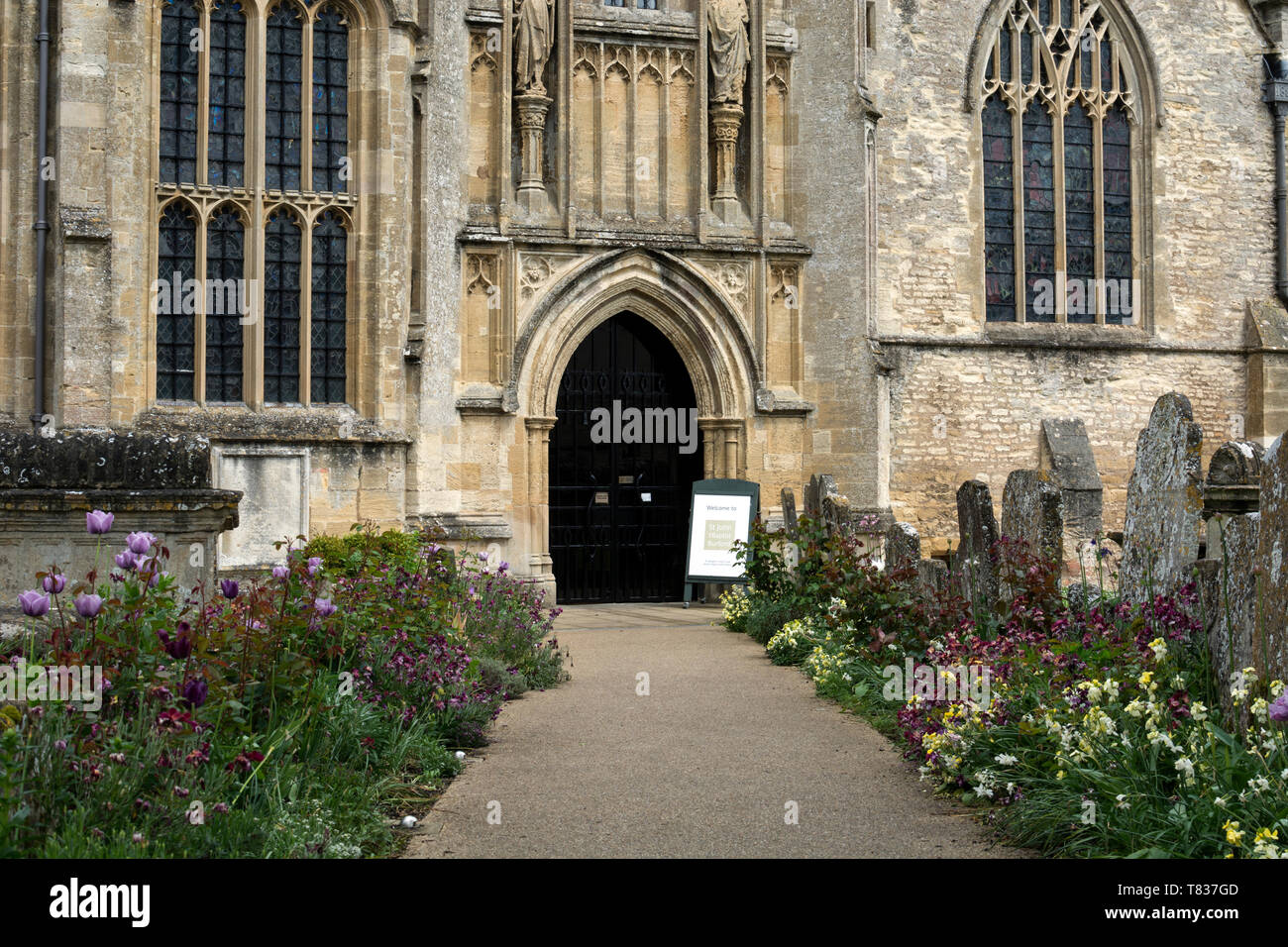 Der Süden Tür, St. Johannes der Täufer Kirche, Witney, Oxfordshire, England, Großbritannien Stockfoto