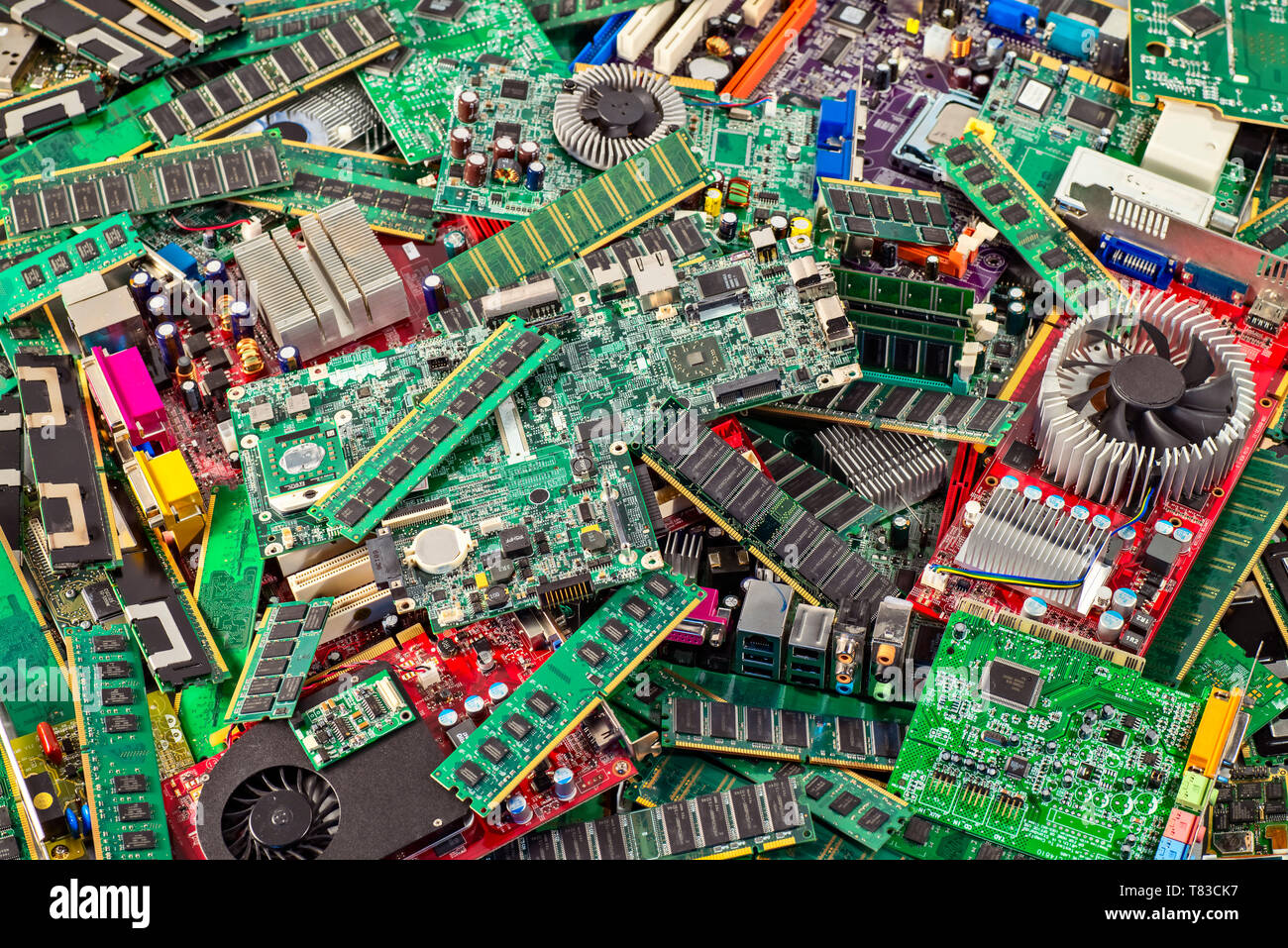 Wachsenden Haufen Müll von Computer Boards Stockfoto