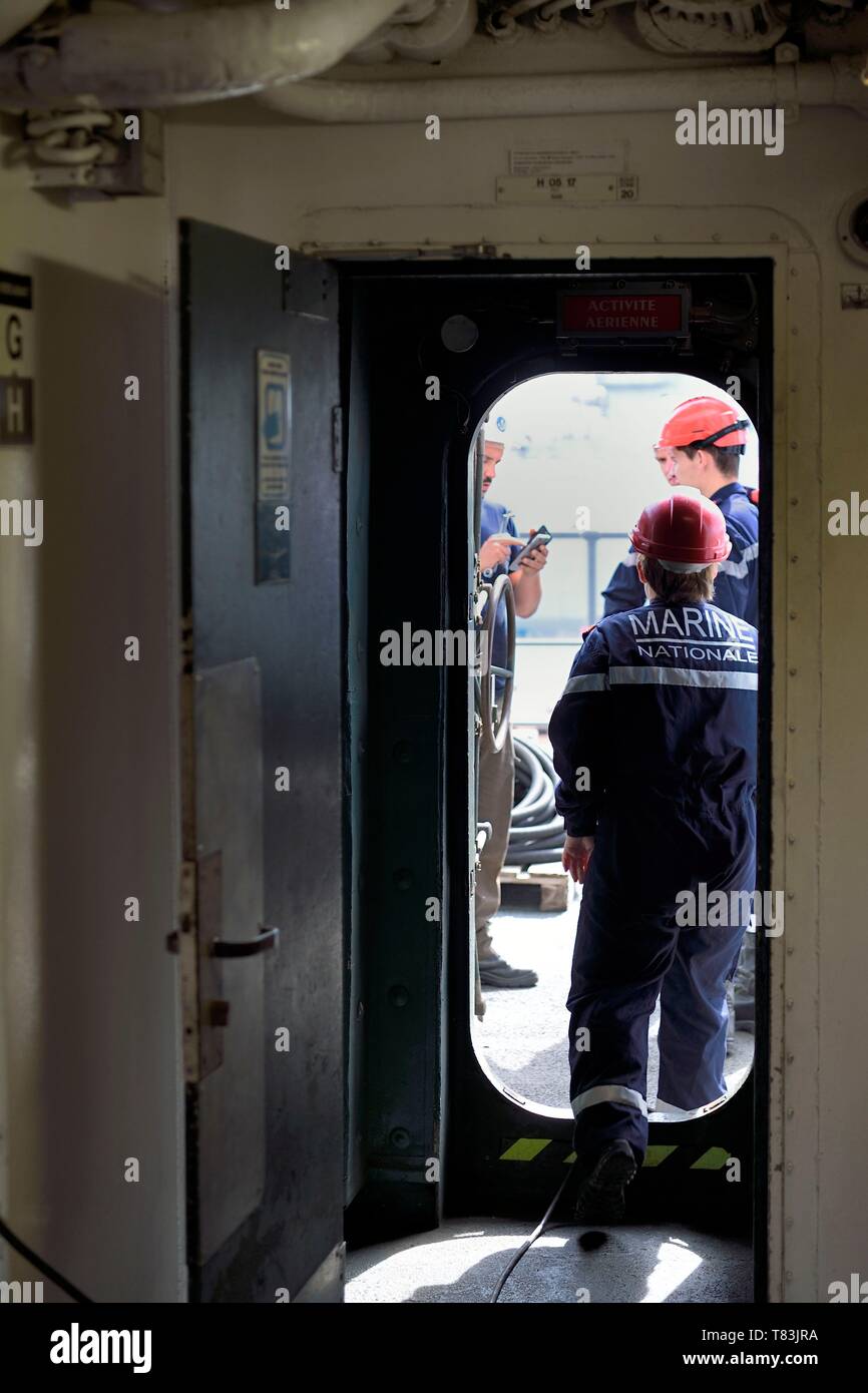 Frankreich, Var, Toulon, den Marinestützpunkt (Arsenal), die Charles de Gaulle atomgetriebenen Flugzeugträger auf Mitte leben Renovierung Stockfoto