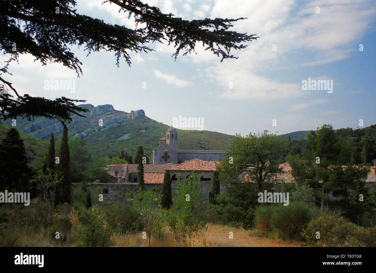 Blick über die Abbaye de Fontfroide, Aude, Frankreich Stockfoto