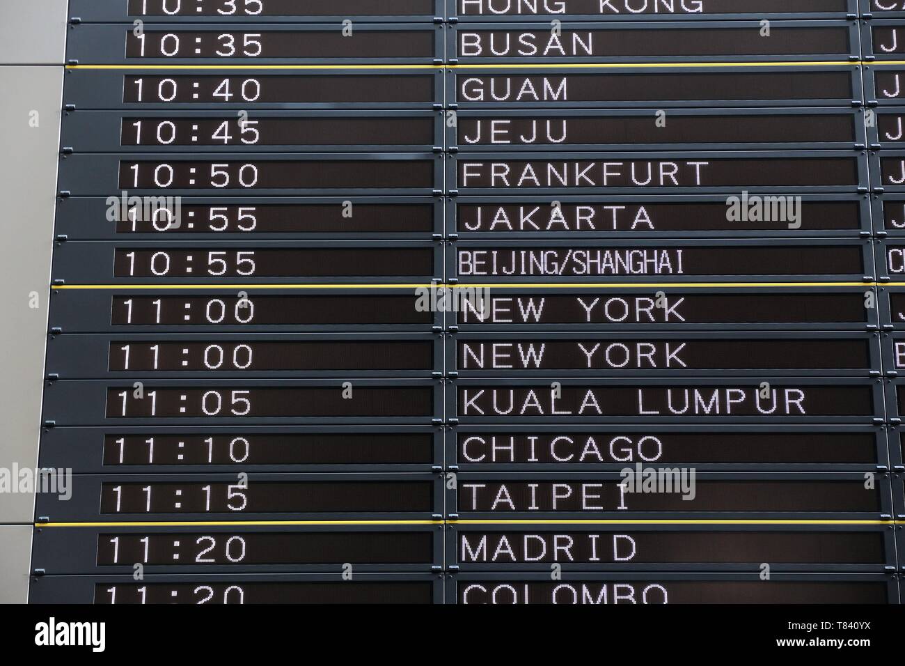 Flughafen Abflüge Liste - Zeitplan Zeitplan von Tokyo Narita Flughafen in Japan. Stockfoto