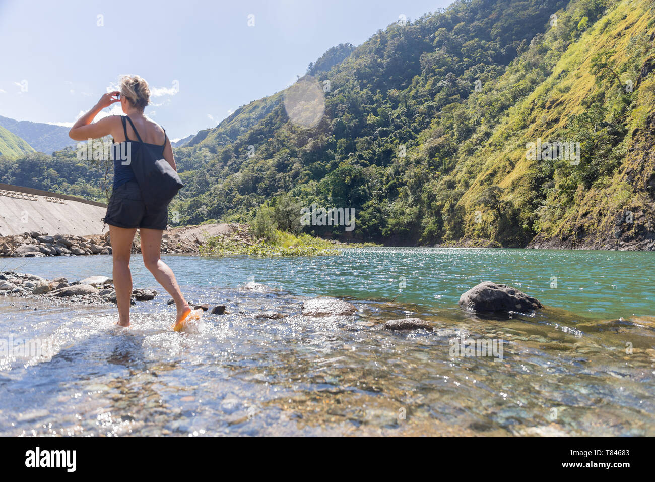 Frau Kreuzung stream, Pagudpud, Ilocos Norte, Philippinen Stockfoto