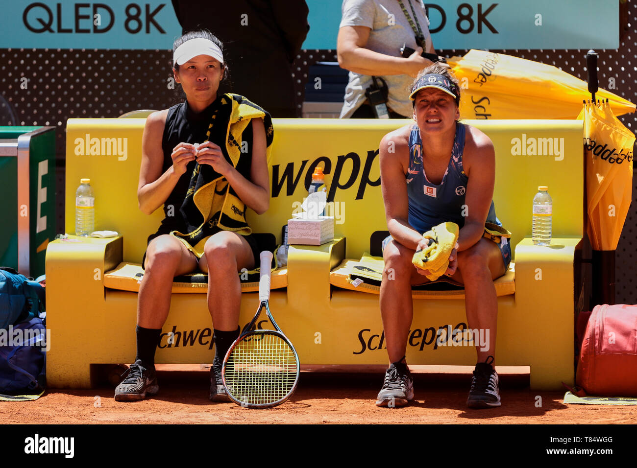Madrid, Spanien. 11. Mai 2019. Su-Wei Hsieh (L) und Barbora Strycova (R) gesehen Sitzecke während der Mutua Madrid Open Masters Match am Tag acht bei Caja Magica in Madrid. Credit: SOPA Images Limited/Alamy leben Nachrichten Stockfoto
