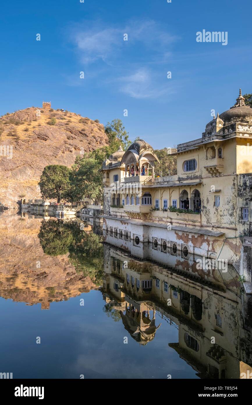 Indien, Rajasthan, Bundi, Sukh Mahal, Palast am Rande der Jait Sagar See Stockfoto