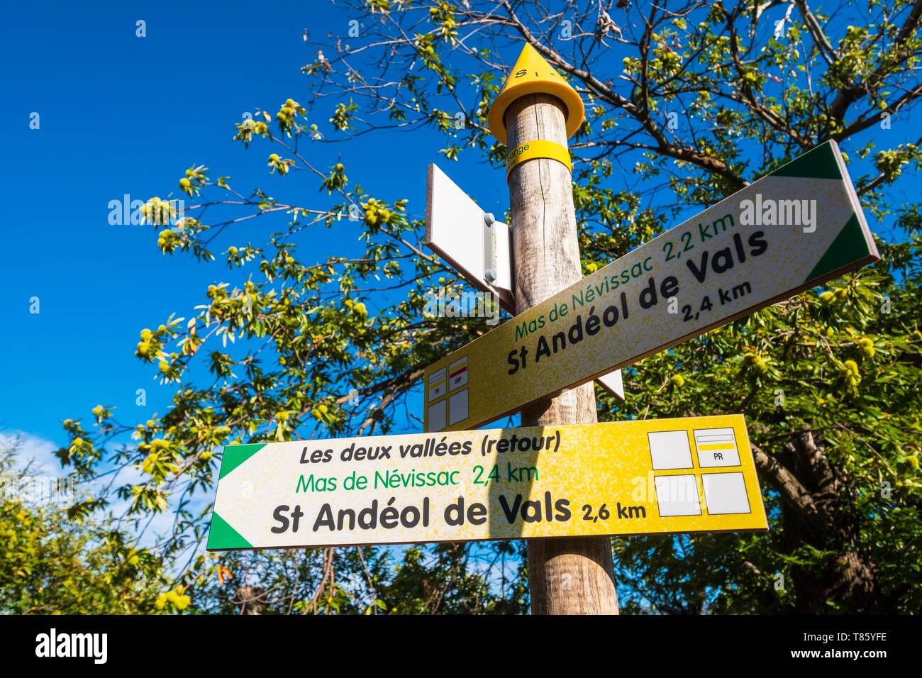 Frankreich, Ardèche, Monts d'Ardèche Regionaler Naturpark, Zeichen der Wanderung von Saint Andeol de Vals Stockfoto